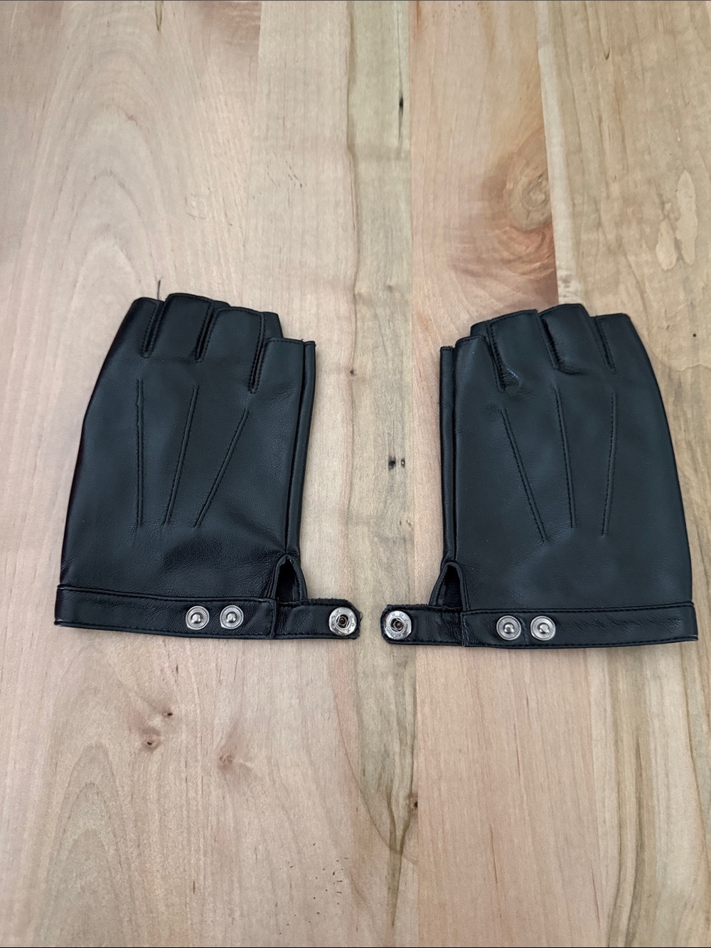 Black Fingerless Leather Driving Gloves - Unbranded